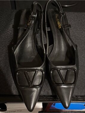 Fashion Nova Black Pointed Slingback Heels with V Emblem